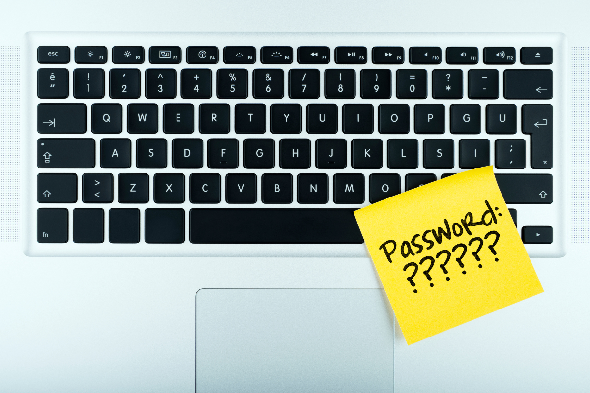 Tastiera Con Post-it “password”